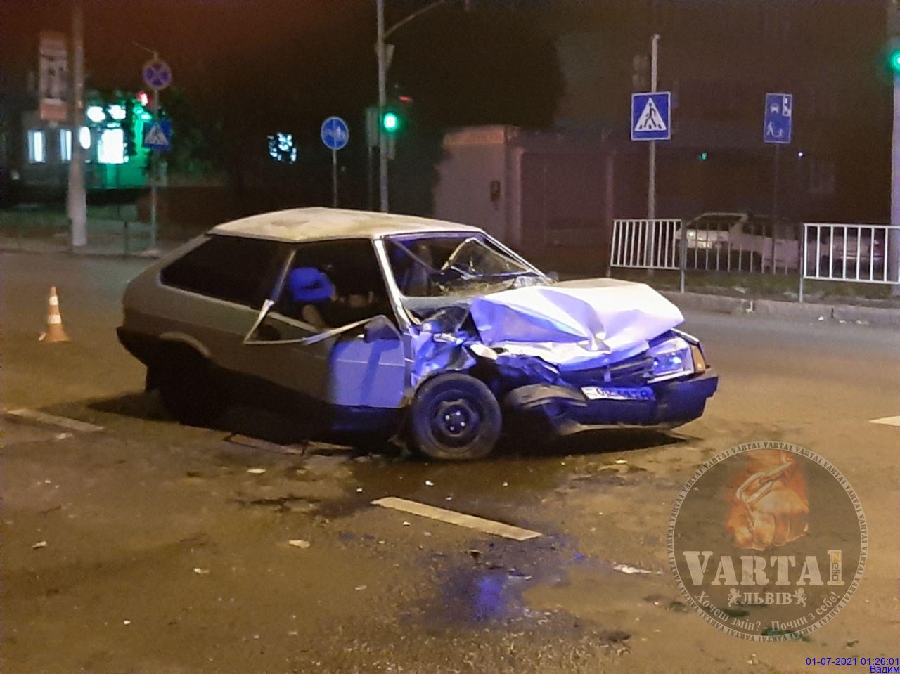 В аварії на Городоцькій постраждали п&rsquo;ятеро людей. Фото: Варта1