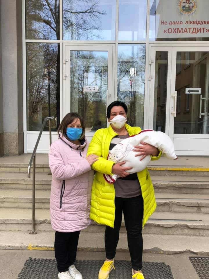 Дитинку виписали з лікарні. Фото: Роман Лобай