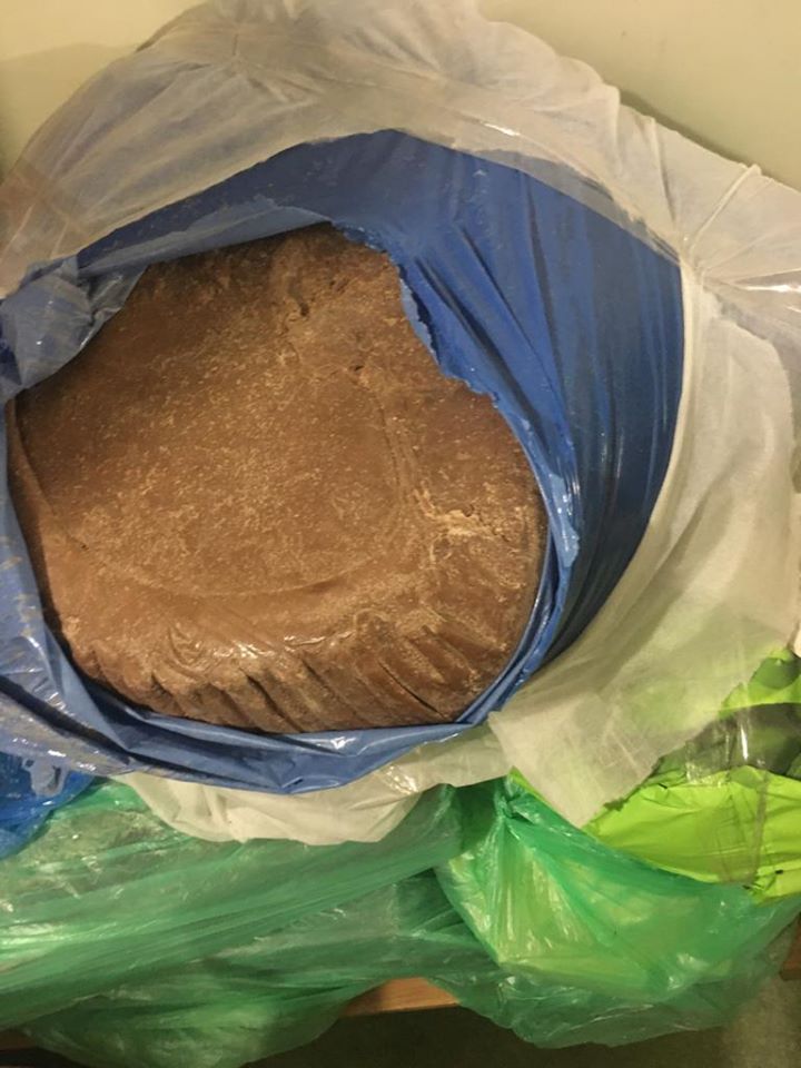 Львівські митники вилучили на кордоні 161 кг шоколаду. Фото Галицької митниці  