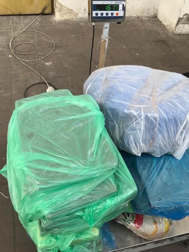 Львівські митники вилучили на кордоні 161 кг шоколаду. Фото Галицької митниці 