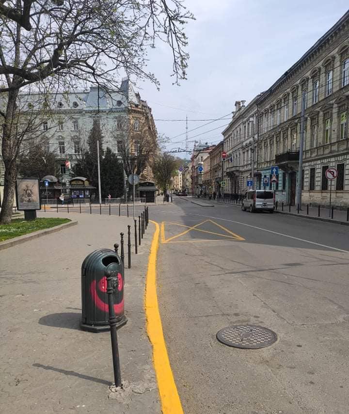 Біля львівського університету реорганізували рух. Фото: Зручне місто