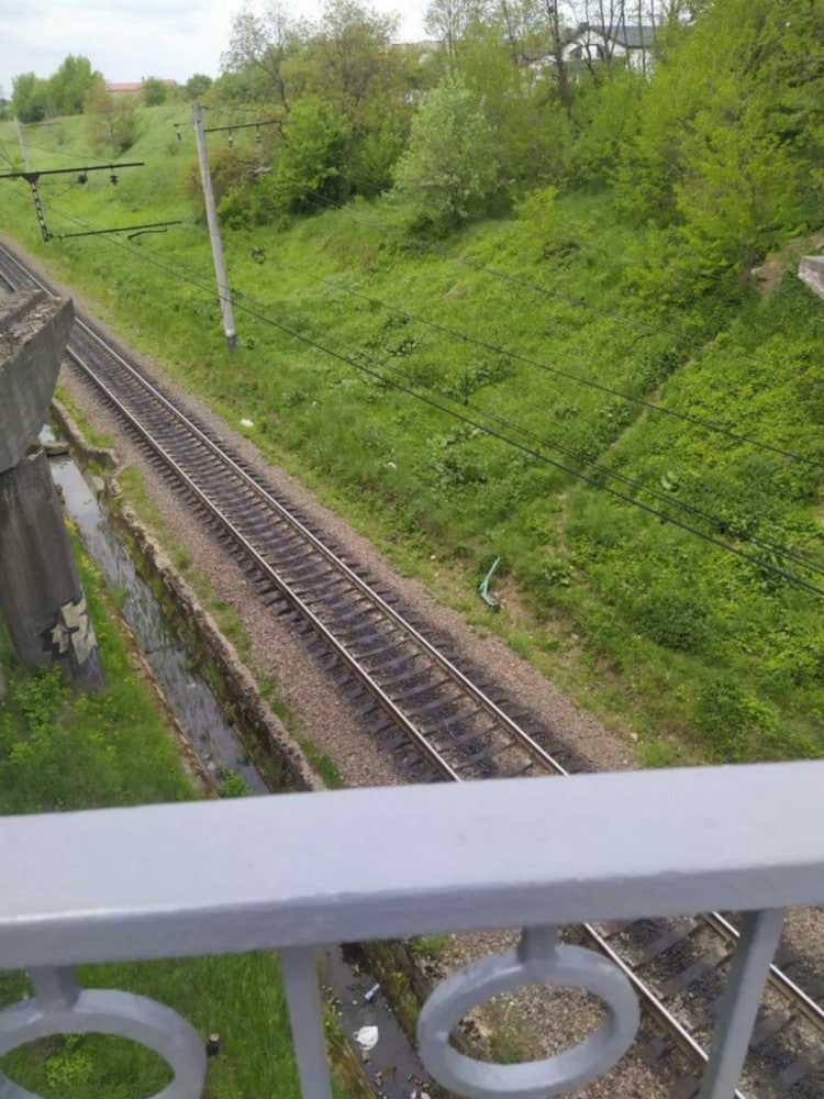 Як у Львові збиткуються над прокатними електросамокатами. Фото: lviv.depo.ua