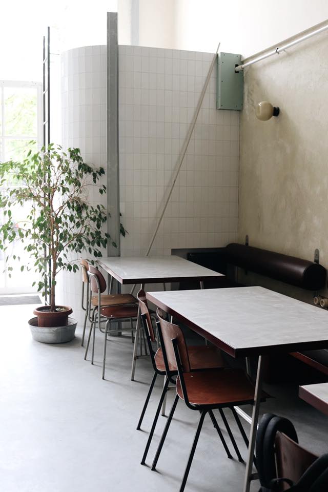 У Львові відкрили ресторан, де до ночі подають сніданки. Фото: Late Breakfast Сlub