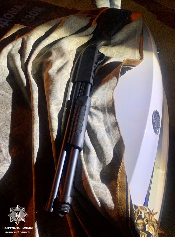 Рушниця, з якої в полі стріляв львів'янин. 