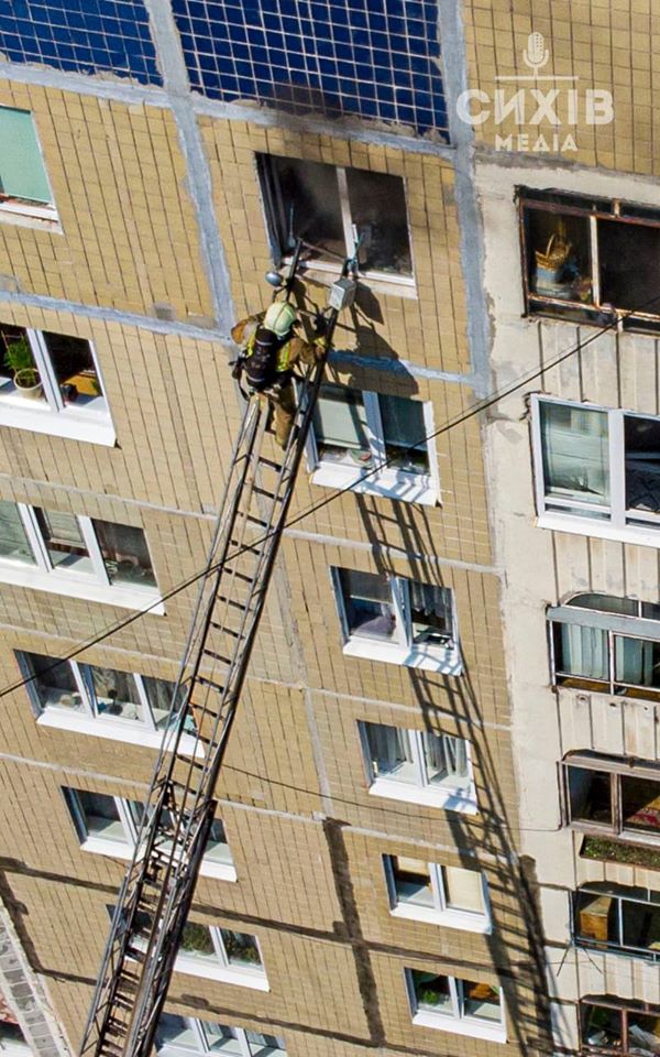 В багатоповерхівці на Сихові спалахнула пожежа. Фото: Сихів Медіа