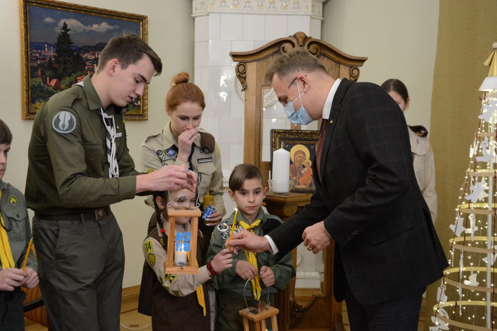 До Львова привезли Вифлеємський вогонь