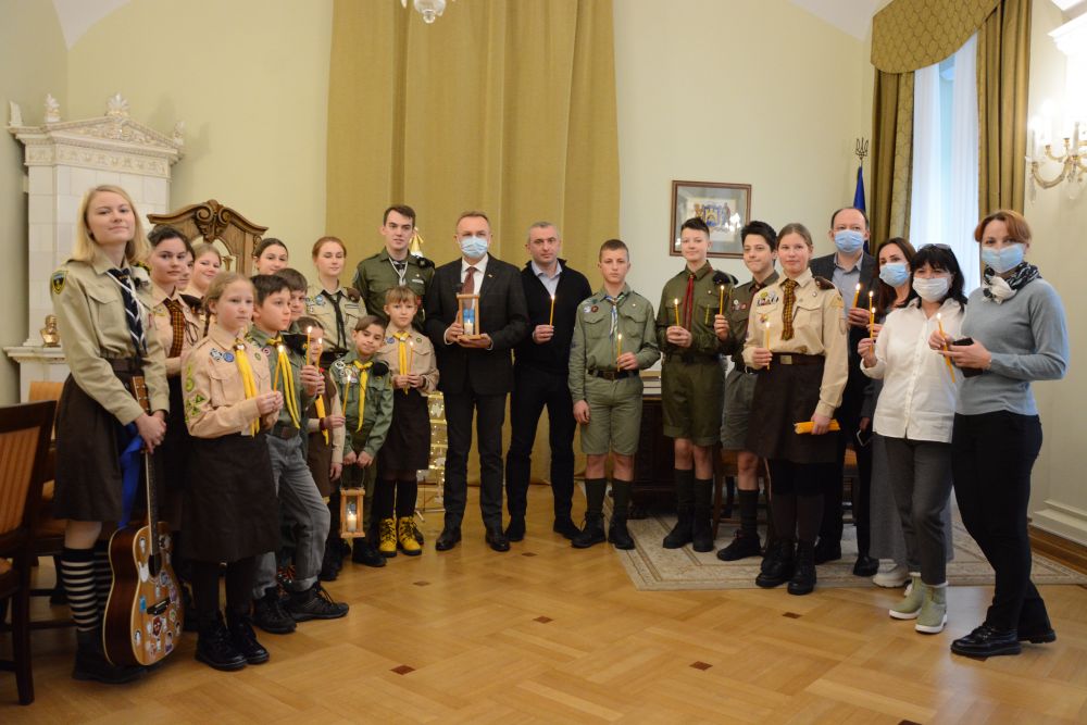 До Львова привезли Вифлеємський вогонь