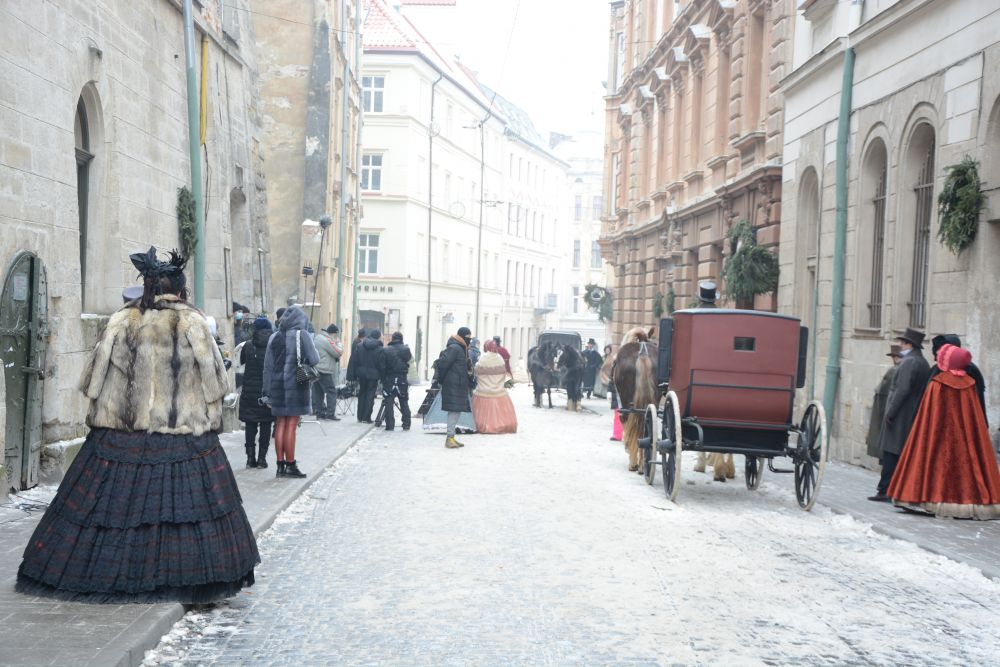 Центр міста перетворився на знімальний майданчик. Фото: Львівська міська рада