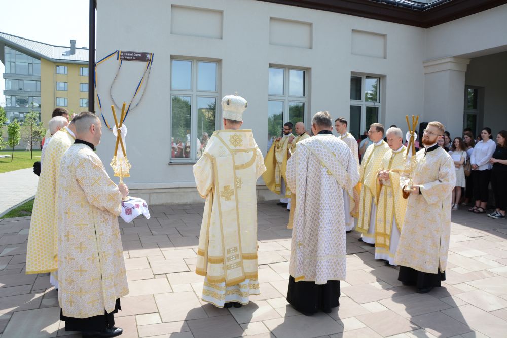 У Львові освятили нову площу. Фото: Олександр Мазуренко