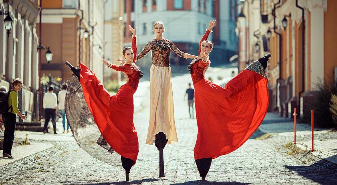 Вуличні вистави. Фото: oscar.company