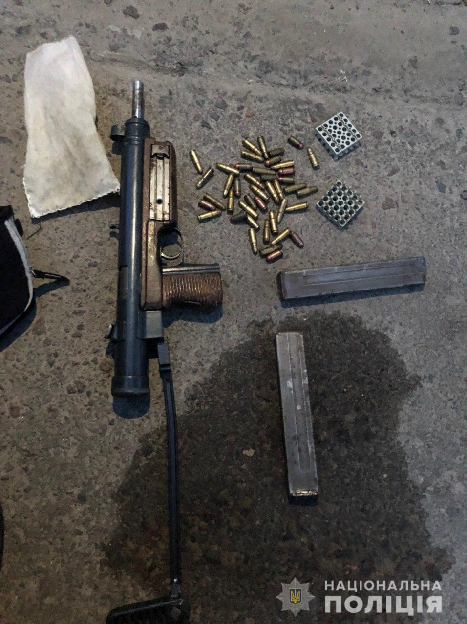 У Львові затримали продавця зброї. Фото: Національна поліція