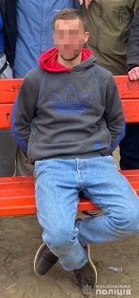 Серед вулиці у Львові 27-річний киянин продавав наркотики