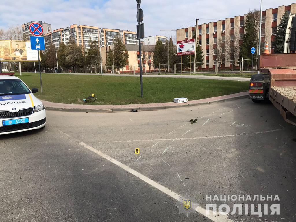 Внаслідок ДТП на Сихові загинув 28-річний мотоцикліст