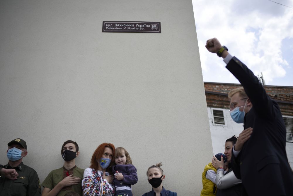 У Львові з&rsquo;явилась вулиця Захисників України. Фото: Маркіян Лисейко