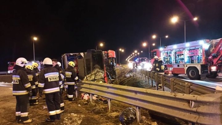 У Польщі потрапив у ДТП автобус із українцями. Фото: Podkarpacka Straż Pożarna / Marcin Betleja