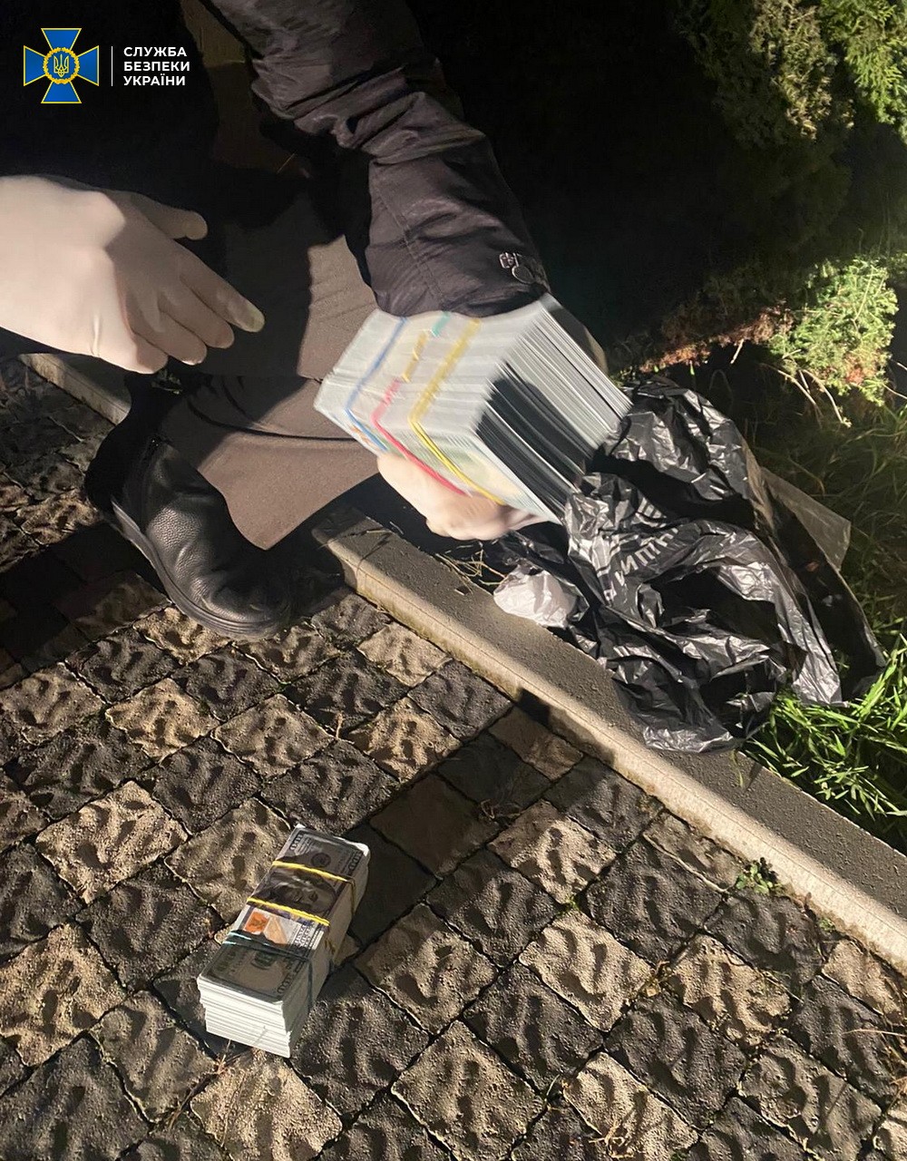 Правоохоронці затримали банду рекетирів. Фото: СБУ