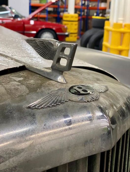 Львів'янин виставив на продаж раритетні Bentley та Rolls-Royce