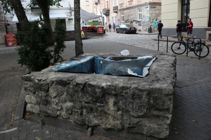 Так зараз виглядає криниця на площі. Фото: Твоє Місто