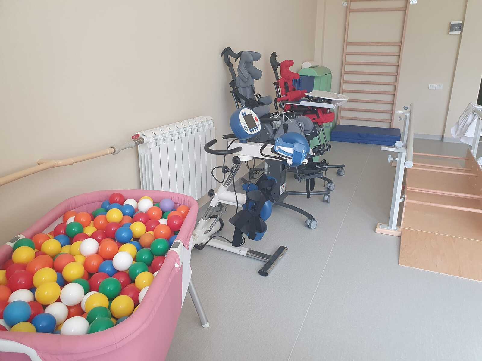У львівській лікарні відкрили оновлений кабінет дитячої реабілітації