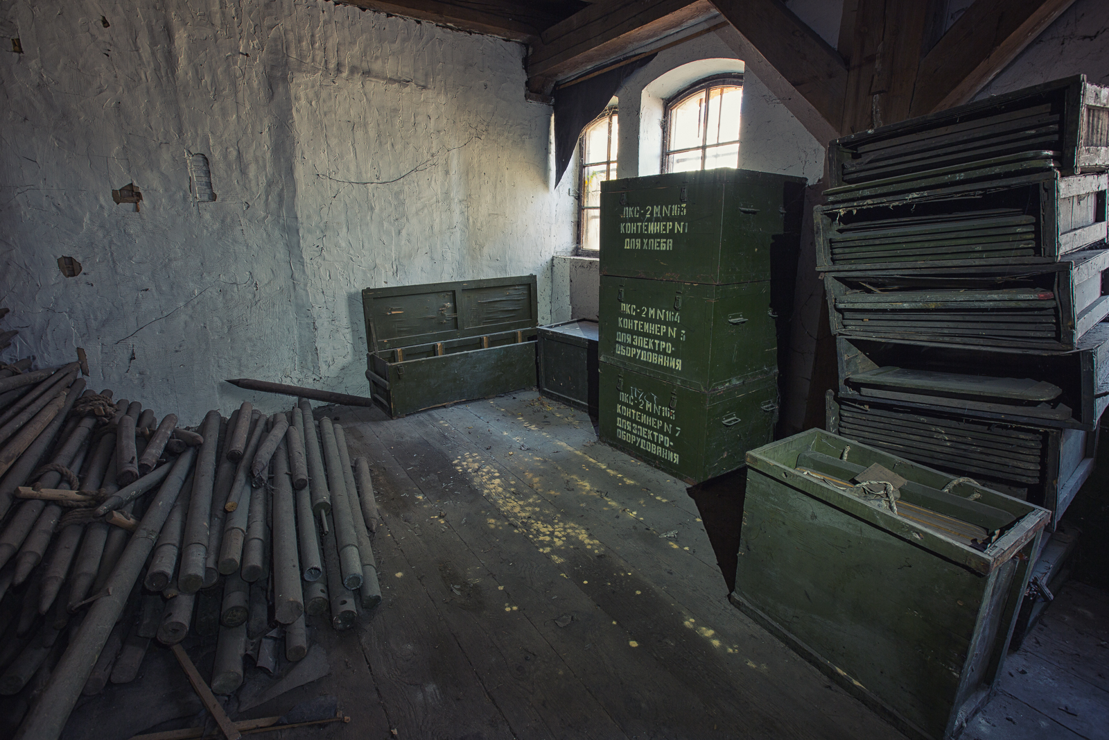 Сталкери показали фото закинутої казарми комплексу Фердинанда у Львові