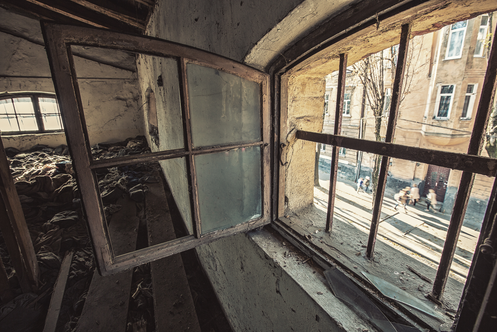 Сталкери показали фото закинутої казарми комплексу Фердинанда у Львові