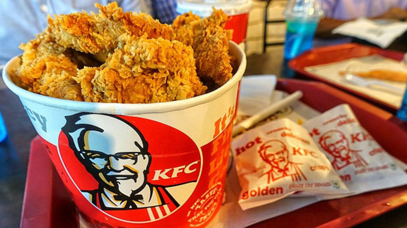 Фірмове відерце смаколиків. Фото: KFC