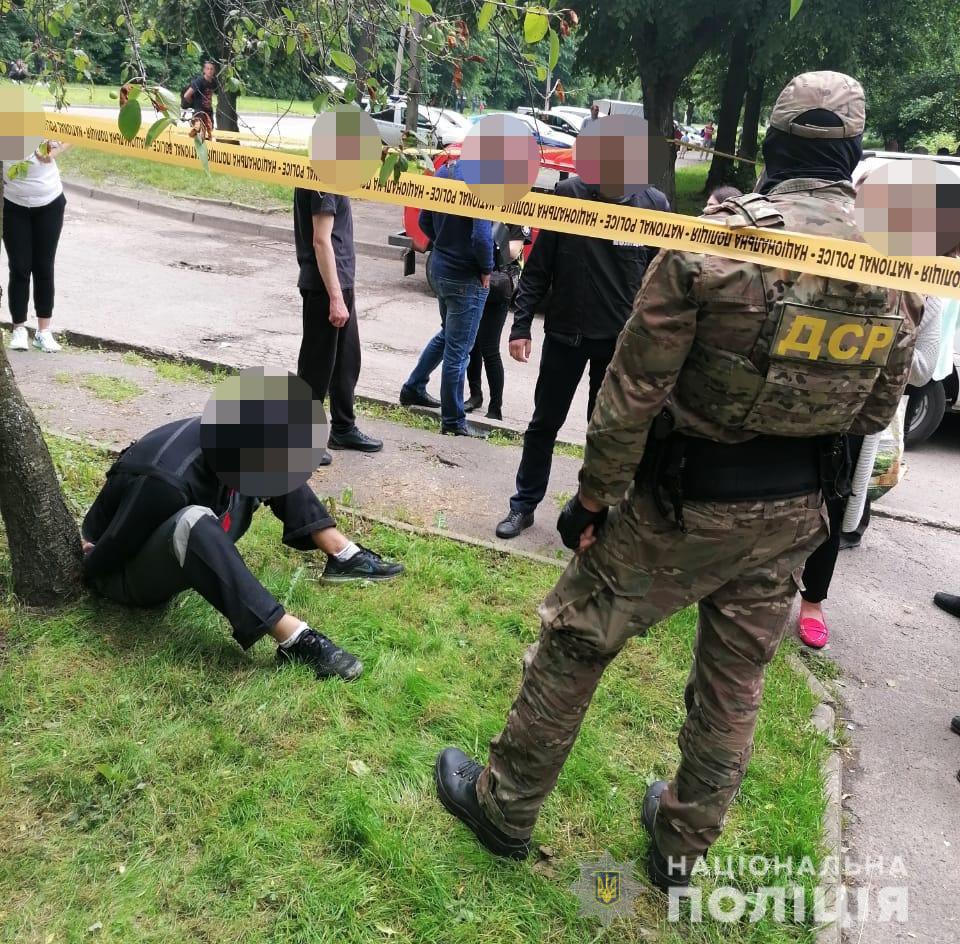 З’явились подробиці стрілянини на Сихові. Фото поліції