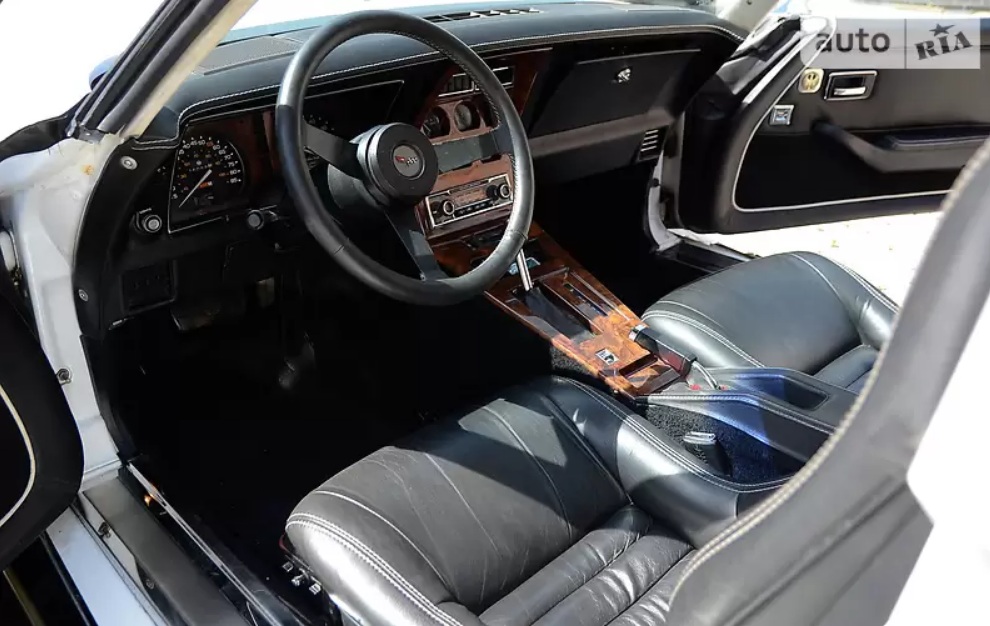 У Львові помітили рідкісний американський ретро-автомобіль