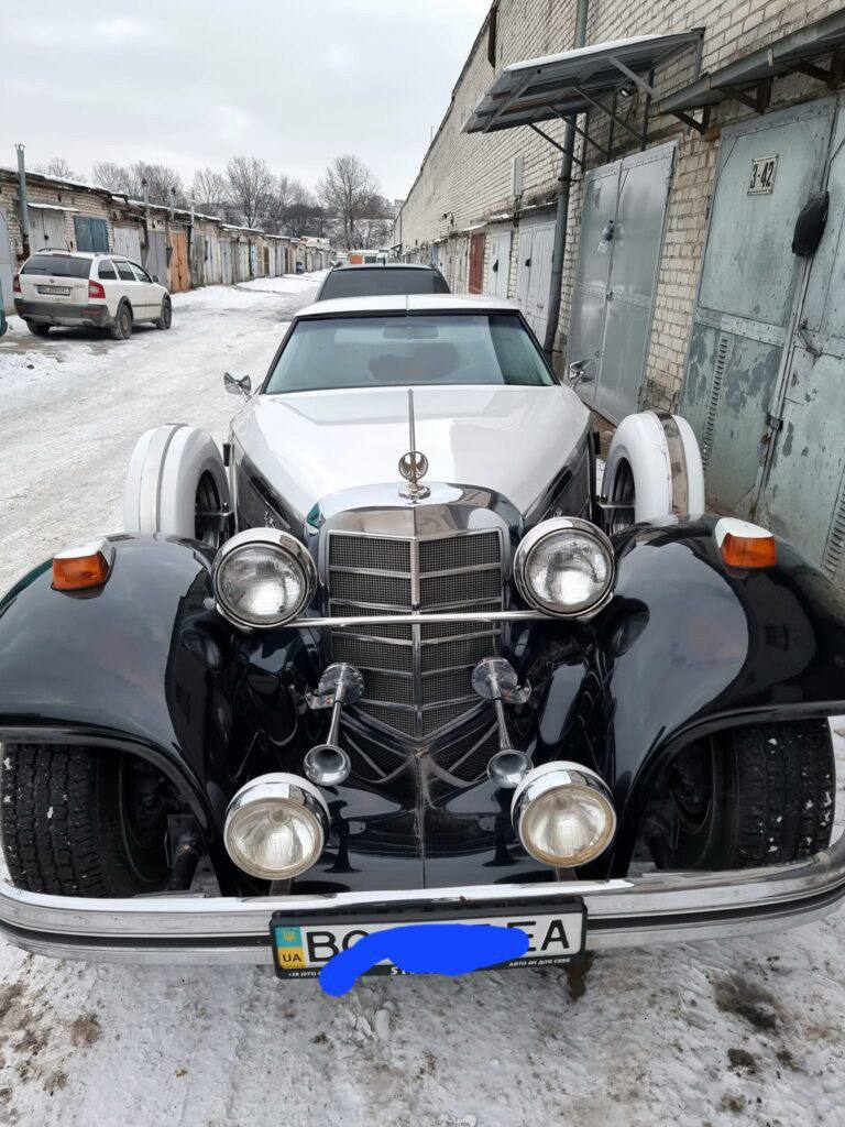 У Львові помітили рідкісний американський ретро-автомобіль