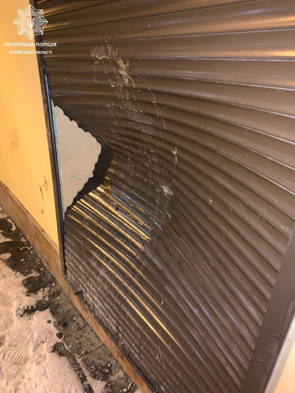 У Львові підлітки розтрощили магазин і перукарню