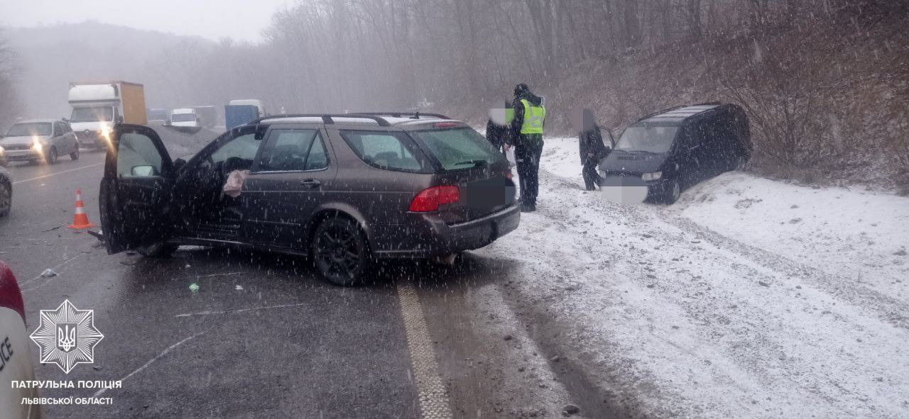 Через ДТП на об'їзній Львова ускладнений рух