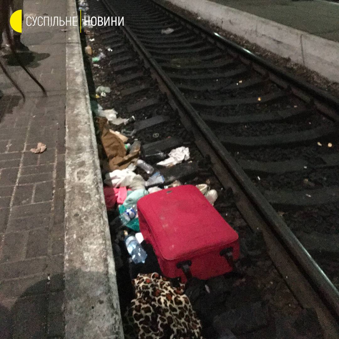 Тиснява, штурм електричок та запізнення потягів: яка ситуація на львівському вокзалі