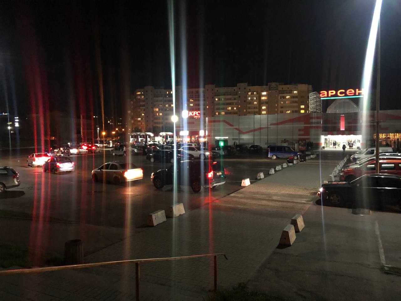 Черга до KFC на Сихові. Фото: VG Львів