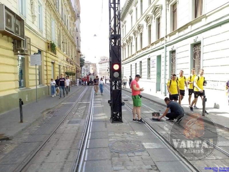 В центрі пожежники протаранили болард. Фото: Варта-1
