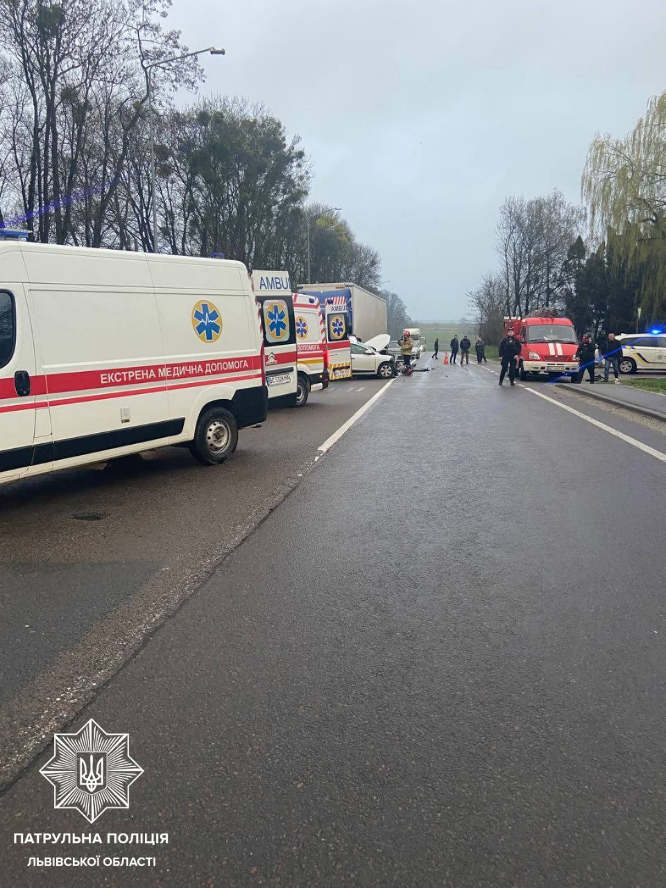 В аварії на трасі Київ-Чоп загинула водійка &ndash; фото з місця ДТП