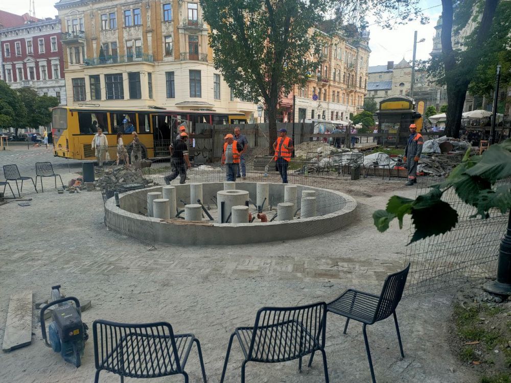 Площу Галицьку у Львові відкриють для пішоходів