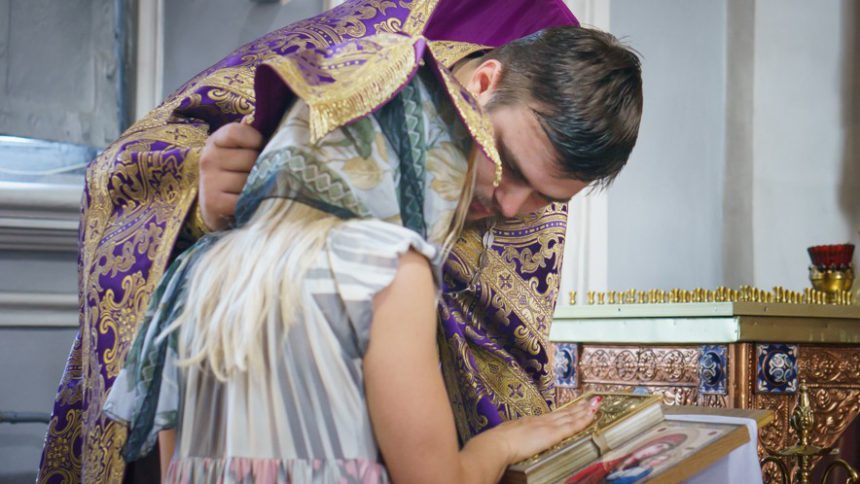 Сповідь в православній церкві. Фото: Українці сьогодні