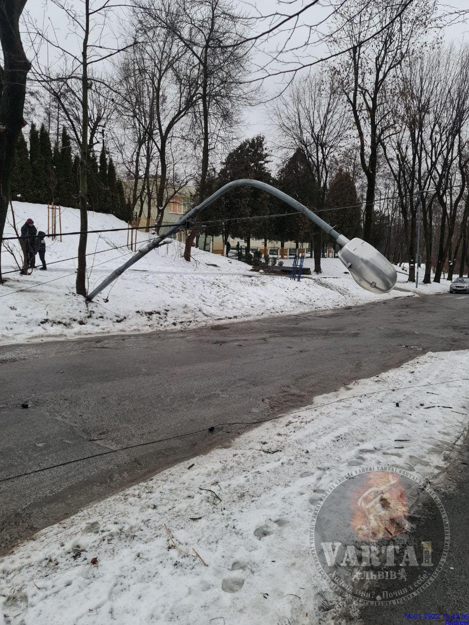 У Львові серед зими вдарила блискавка