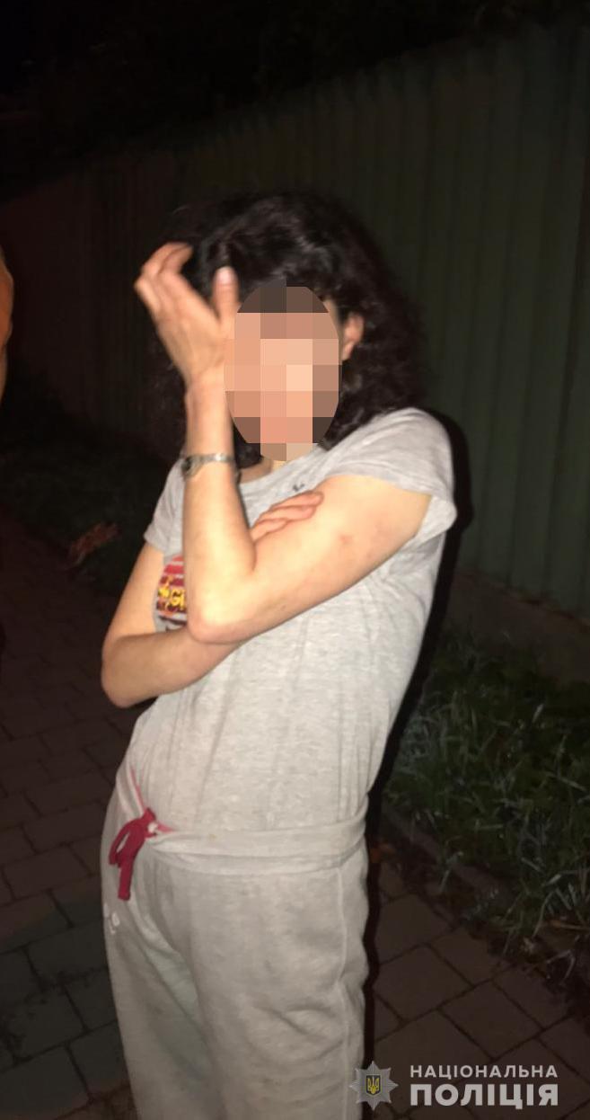 Львів&rsquo;янка побила молотком та пограбувала колишнього співмешканця. Фото поліції