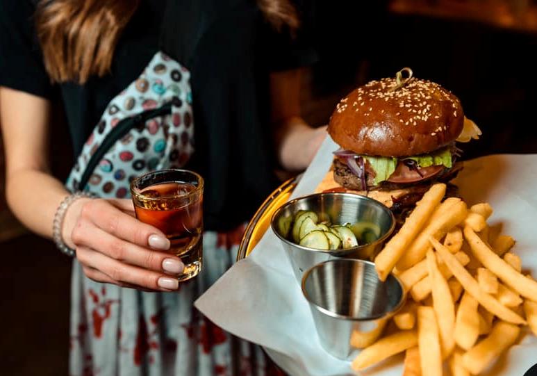 Апетитний бургер. Фото: True Burger Bar/Facebook