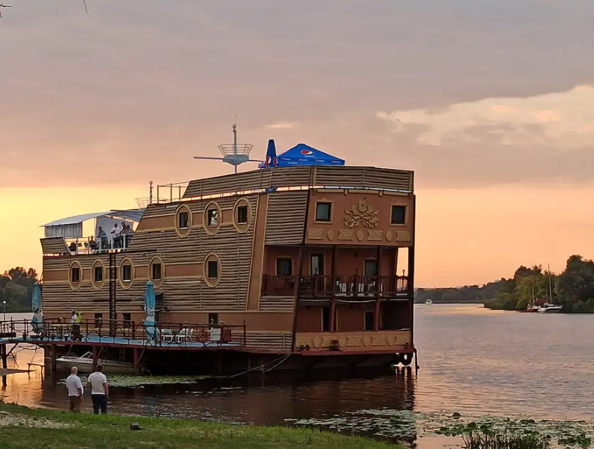 7 унікальних помешкань в Україні для туристів, яких важко здивувати. Фото: airbnb.com.ua