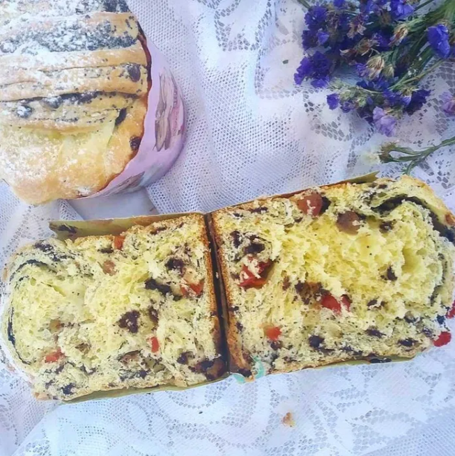 Які незвичайні паски можна купити у Львові. Фото: olx.ua