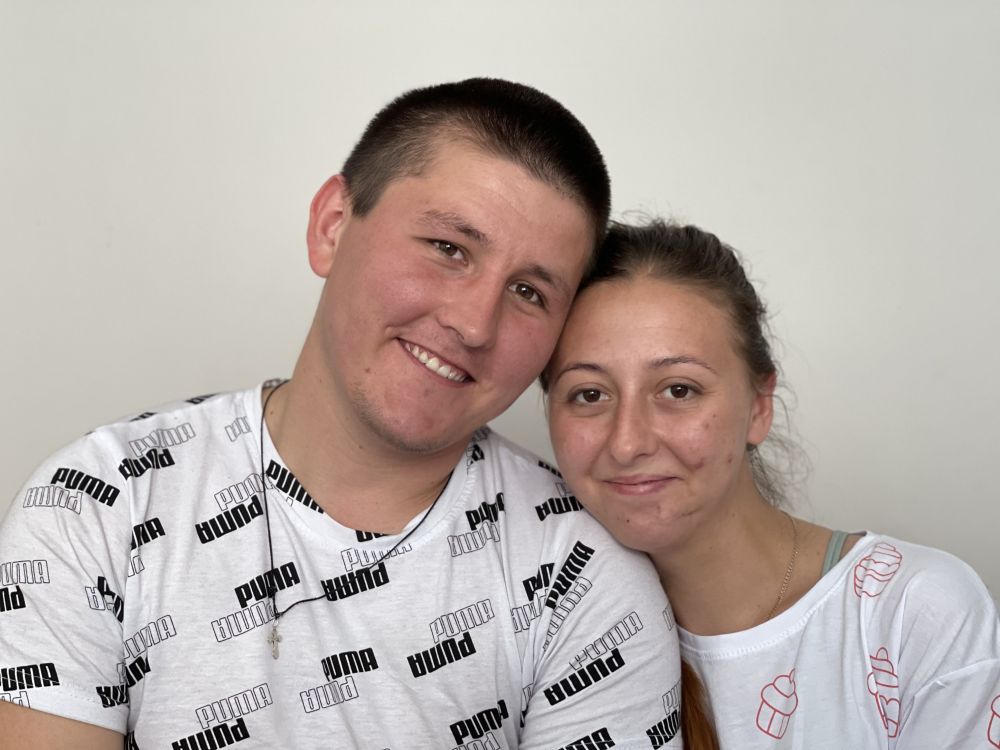 Відео дня: молодята з Лисичанська станцювали перший танець у львівській лікарні