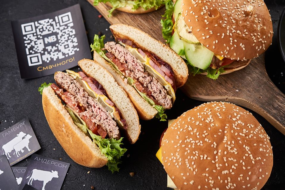 Розрізаний бургер "Андерсон". Фото: Night Burger