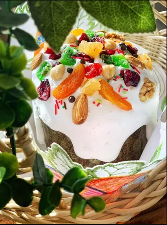 Паска з сухофруктами та курагою. Фото: OLX