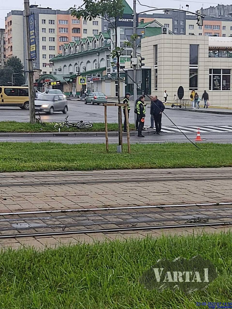 На Сихові автомобіль збив велосипедиста