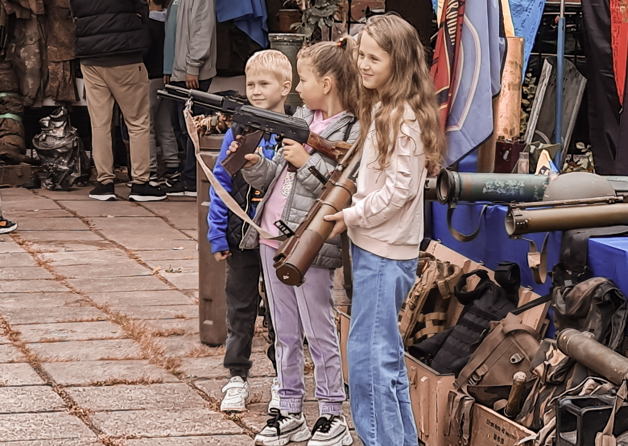 У Львові відкрили пам’ятний знак волонтерам