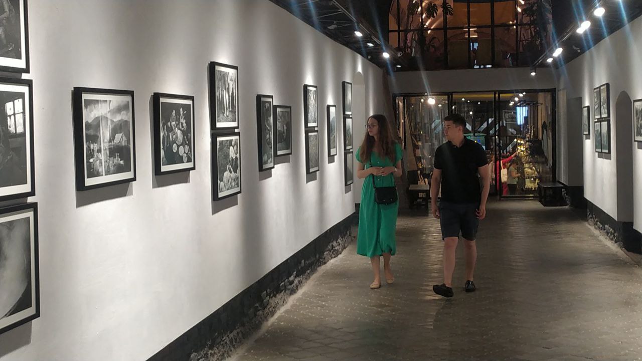 У Львові триває фотовиставка “Карпатські пастухи” Юрка Дячишина