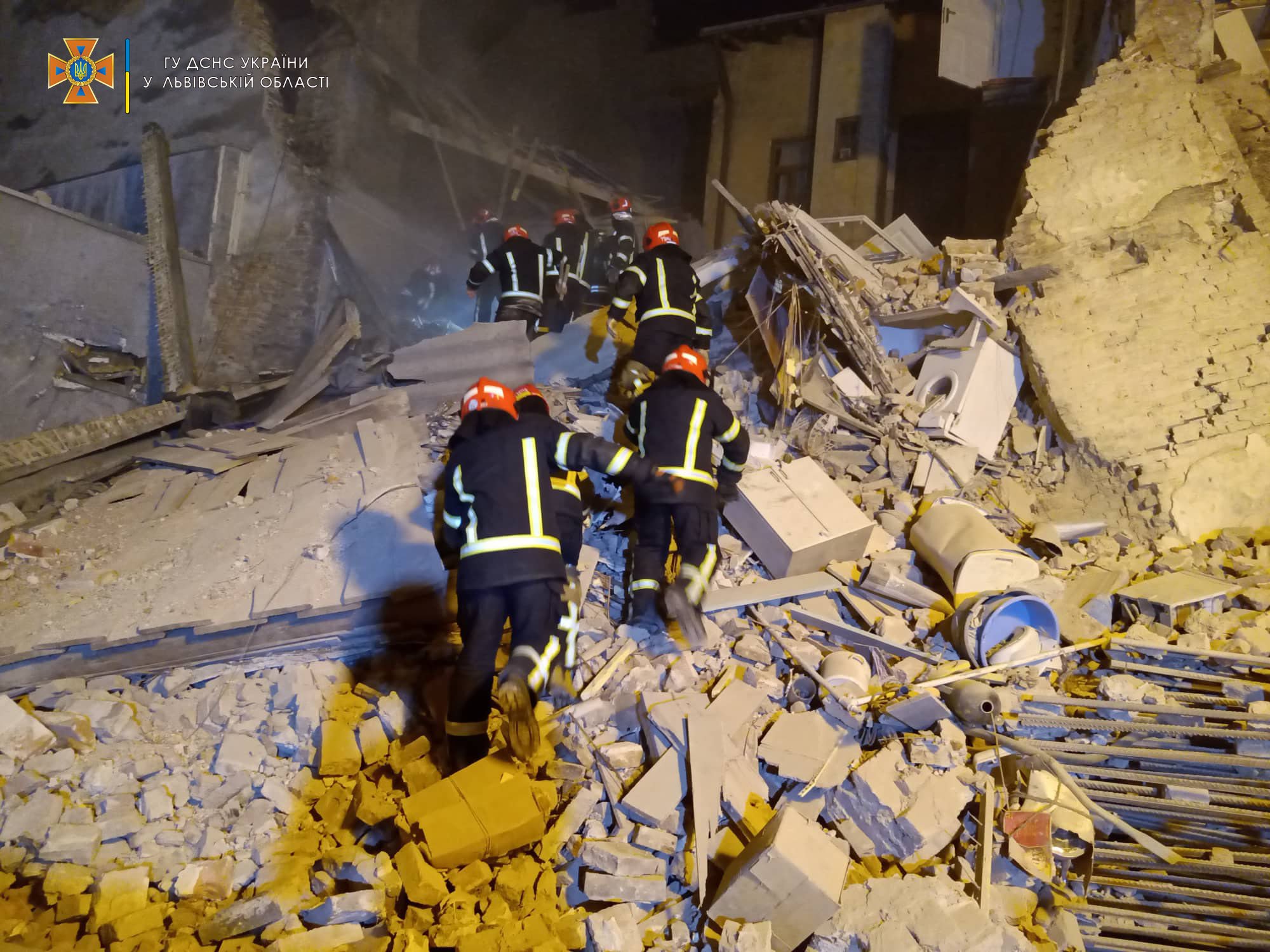 У центрі Львова вночі завалилася частина будинку