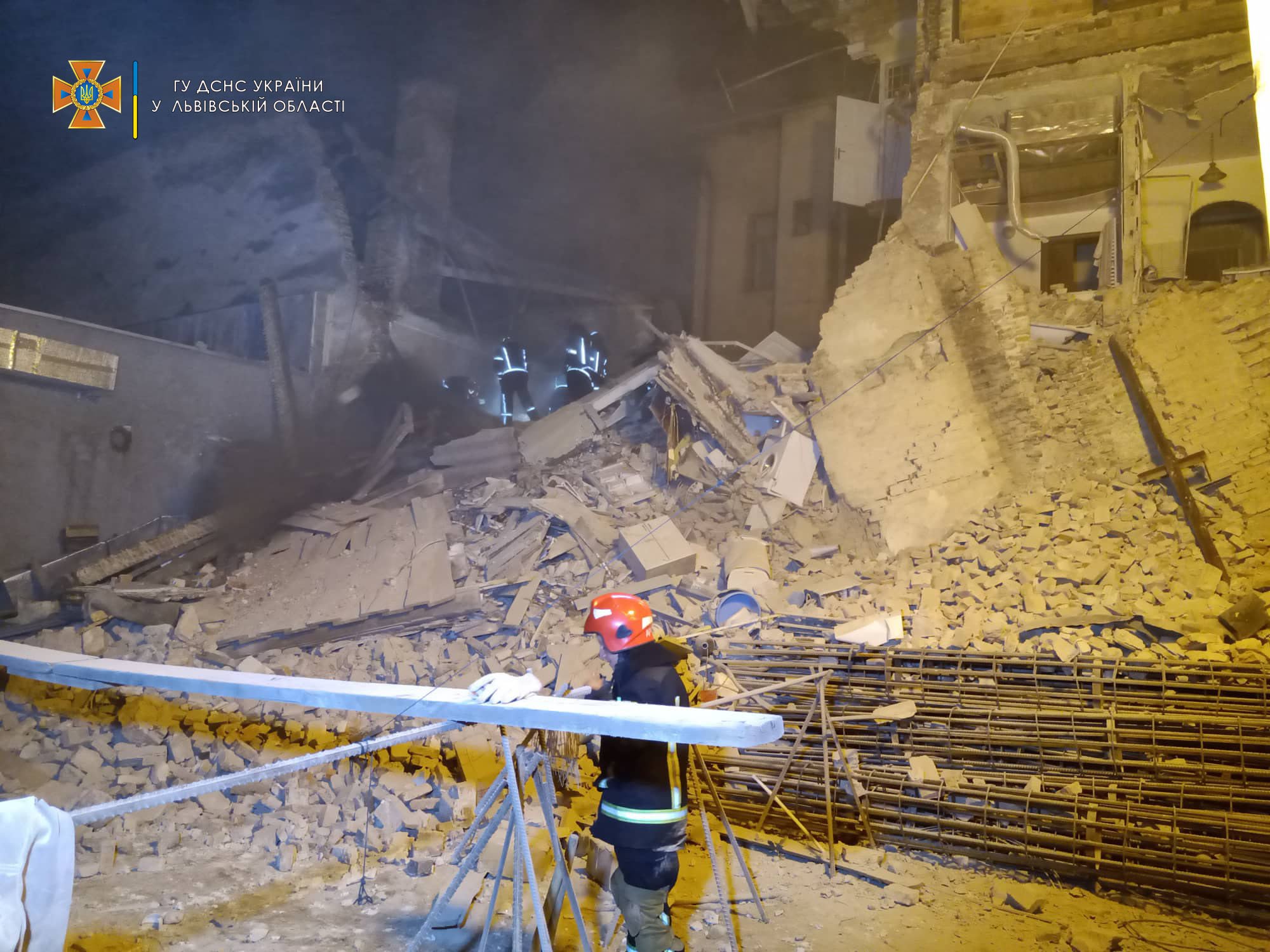 У центрі Львова вночі завалилася частина будинку